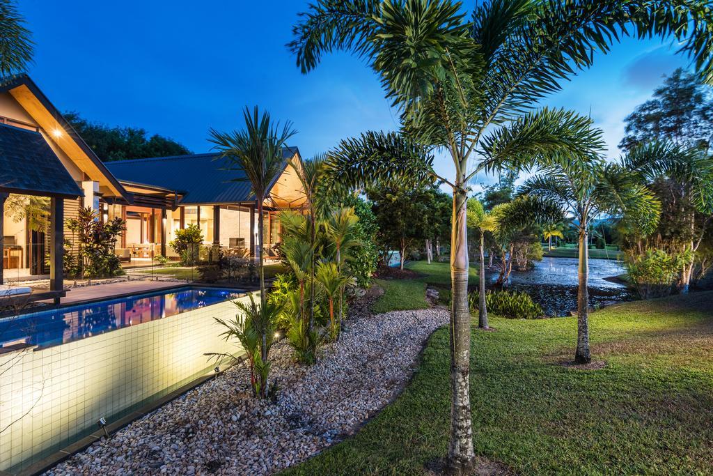 Niramaya Villas And Spa Port Douglas Exteriör bild
