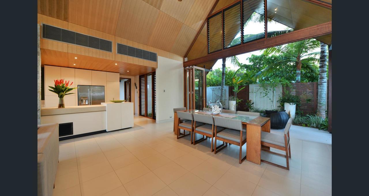 Niramaya Villas And Spa Port Douglas Exteriör bild